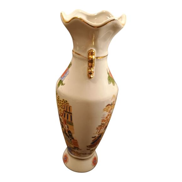 Vintage Chinese Women Rose Porcelain 8 Inch Vase Gold Accents Very Good Conditi - Picture 7 of 9